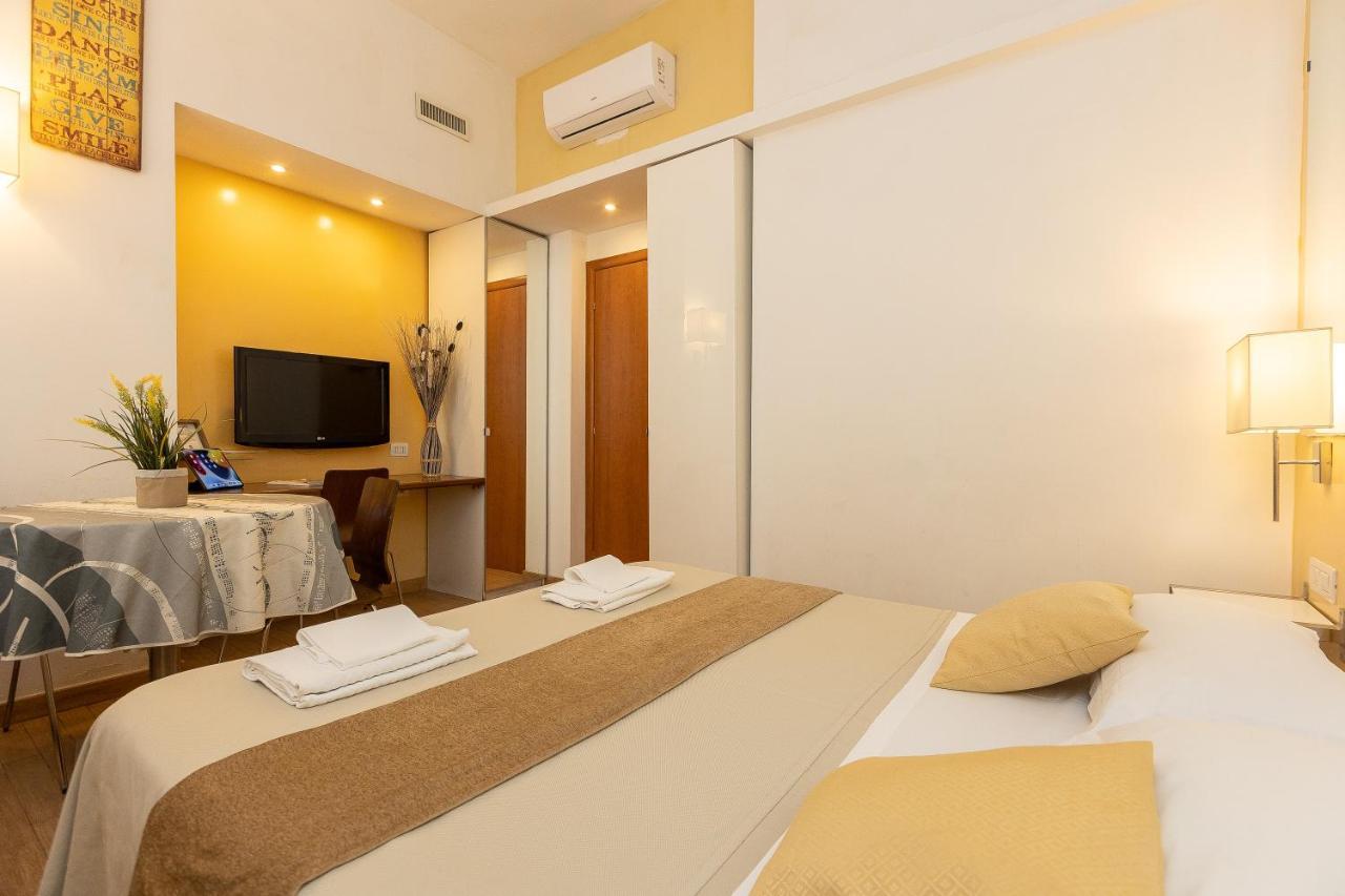 Internouno Hotell Rom Exteriör bild