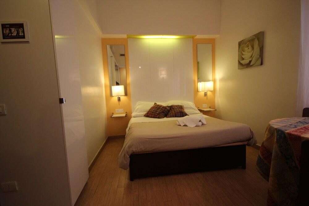 Internouno Hotell Rom Exteriör bild