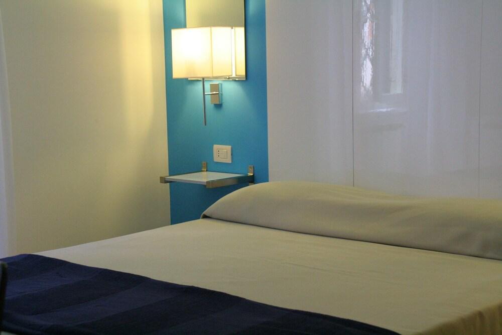 Internouno Hotell Rom Exteriör bild