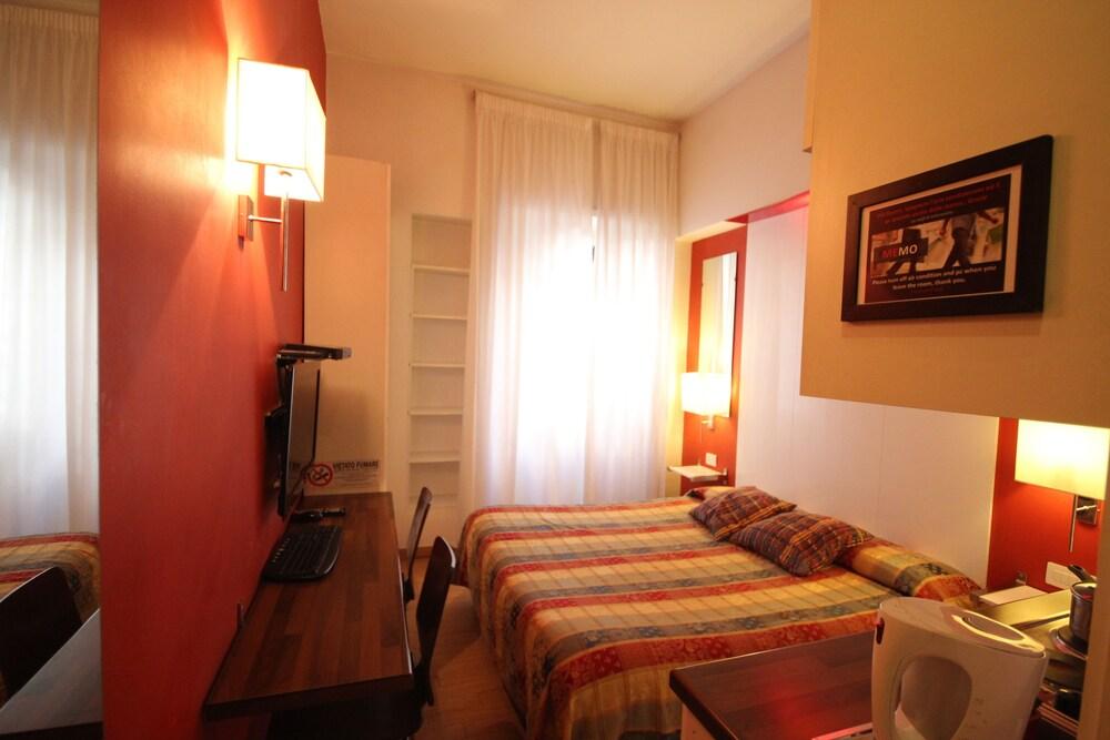 Internouno Hotell Rom Exteriör bild